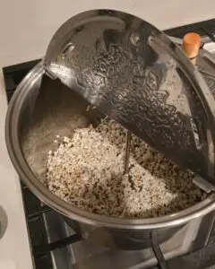 Popped sorghum in the pot